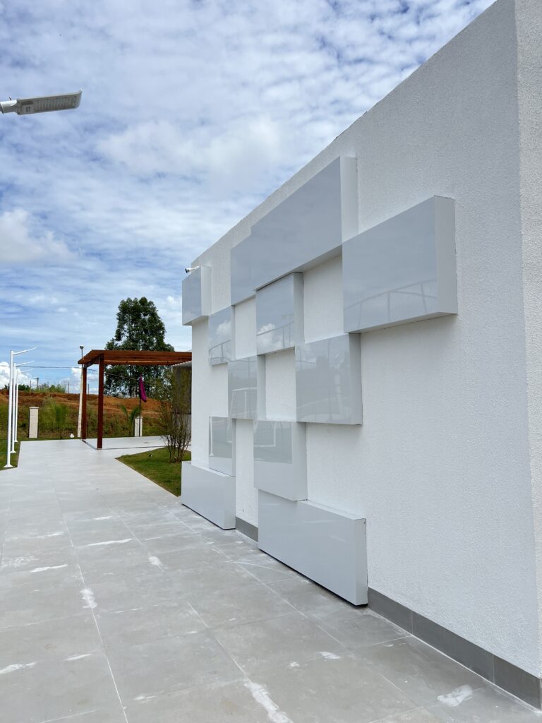 painel entrada feita pela alumiter para condomínio vinhas